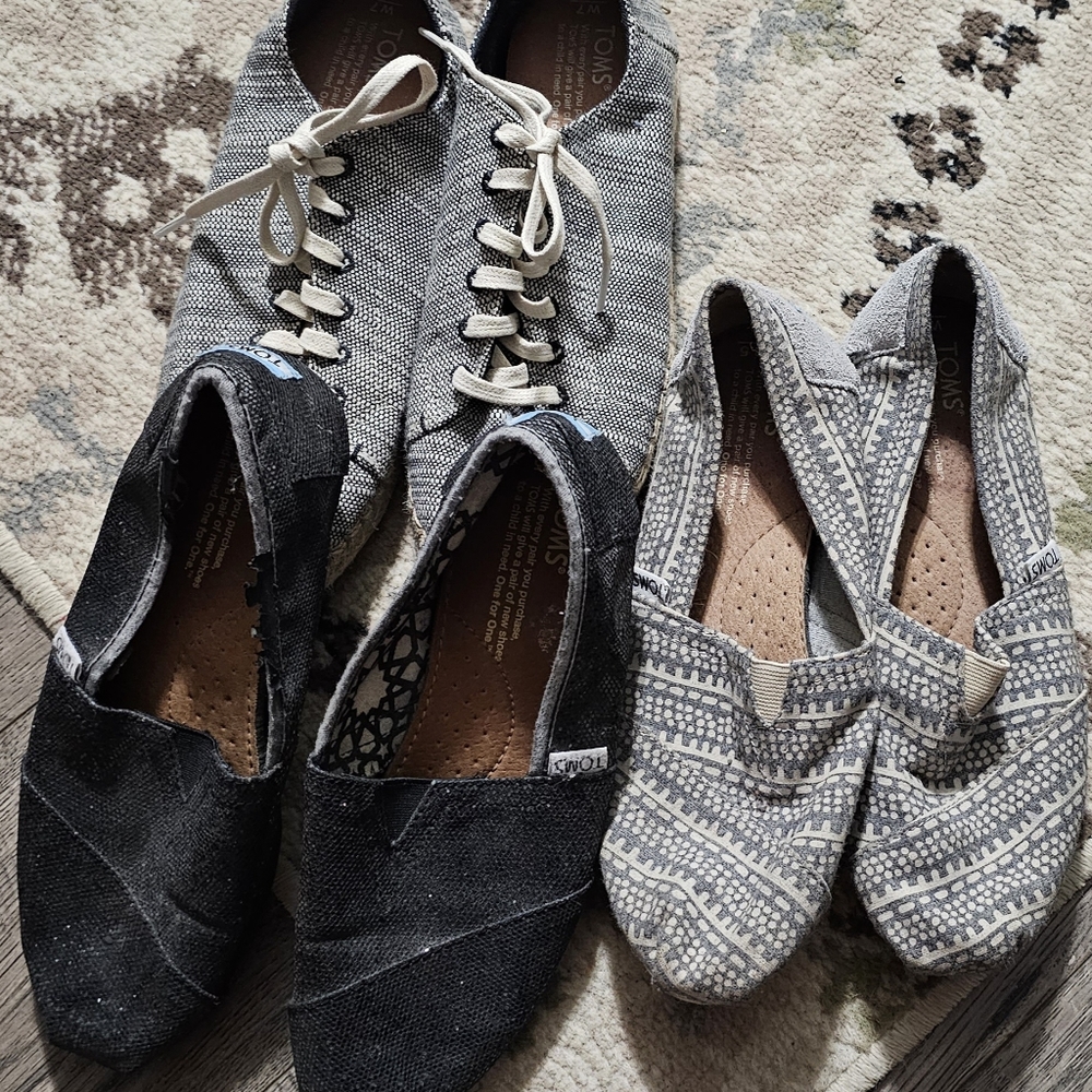 Tom's flats size 6.5 lot of 3